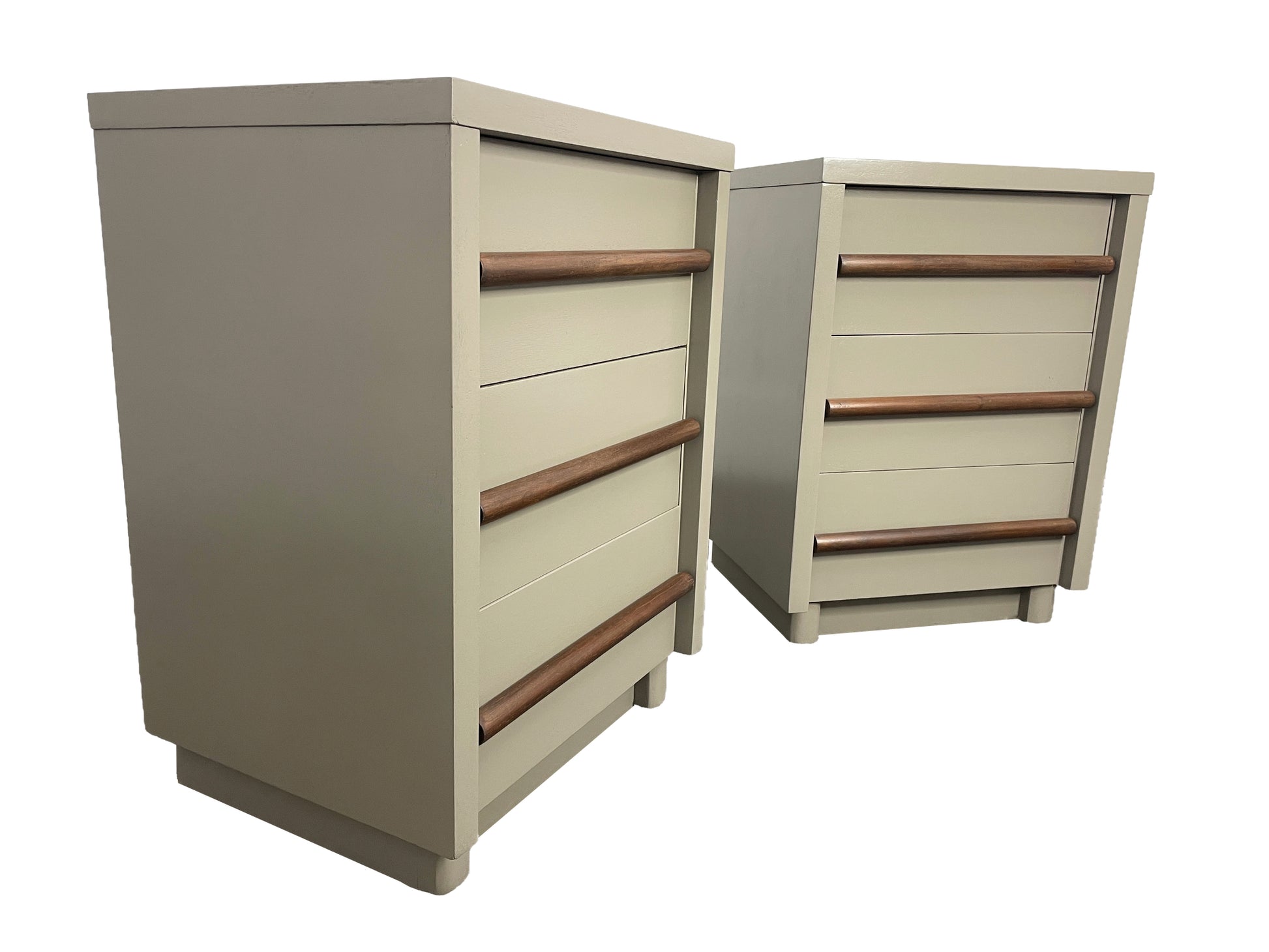 Angled view of vintage American of Martinsville nightstands with chestnut gray lacquer finish and walnut drawer pulls.