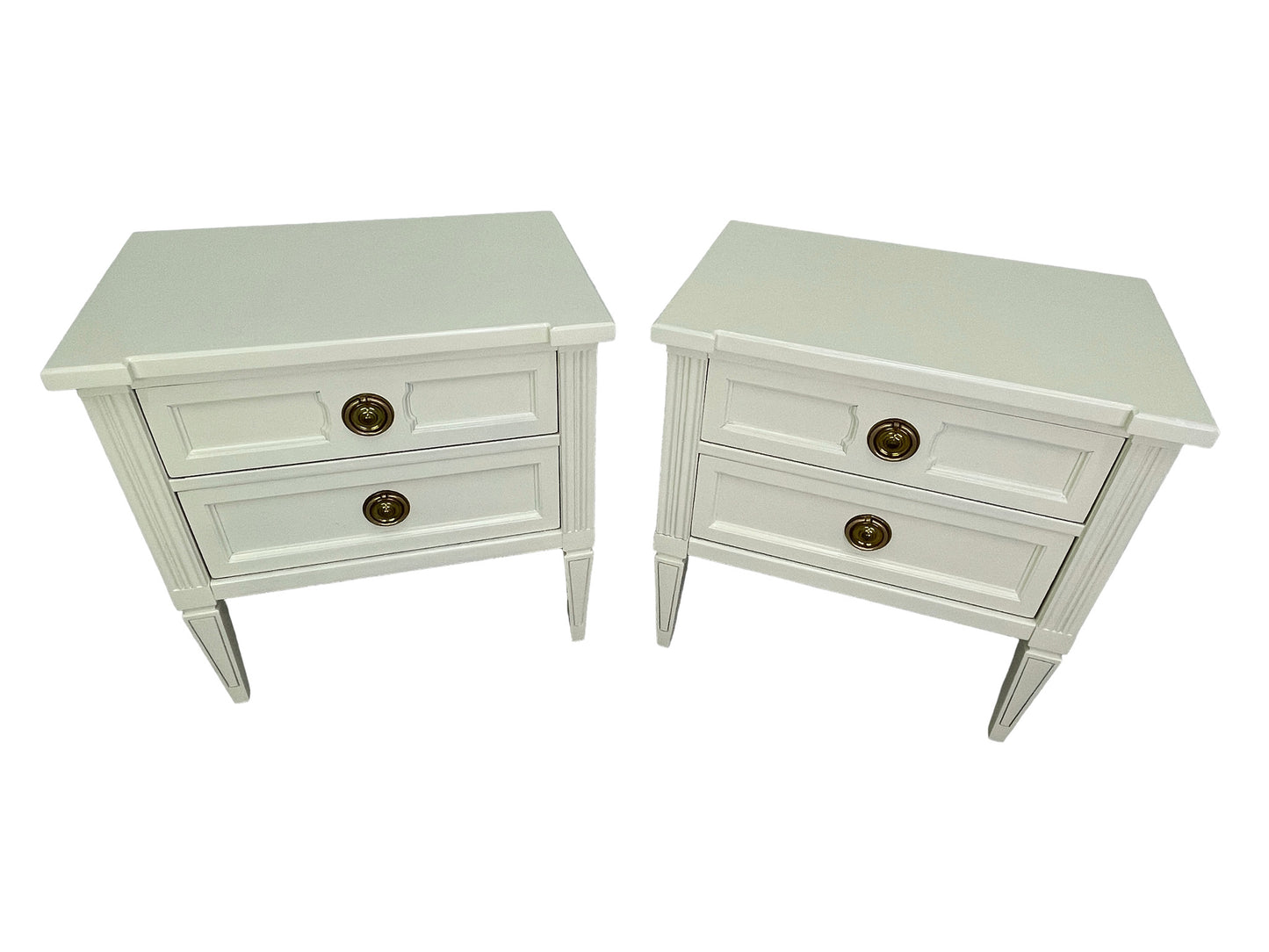 Pair of American of Martinsville nightstands in off-white lacquer with brass hardware top surface, 1970s
